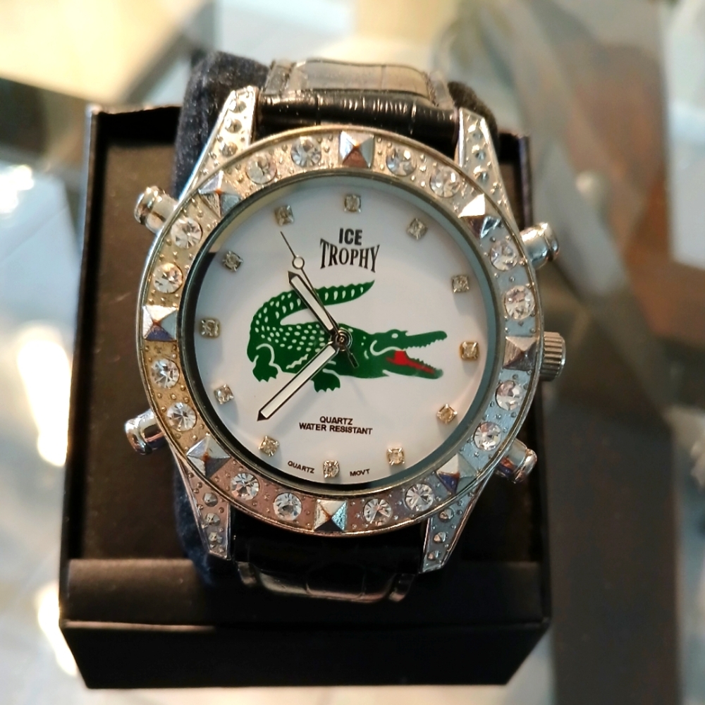 quartz collectible watch. Tested & functional
